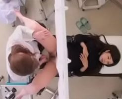 【盗撮レズ動画】産婦人科を訪れた清楚な妊婦の若妻をペニバンレイプする白ギャルのビアン女医